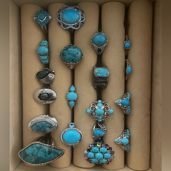 A LA CARTE TURQUOISE & ESTATE JEWELRY RING SALE - Picture 9 of 9